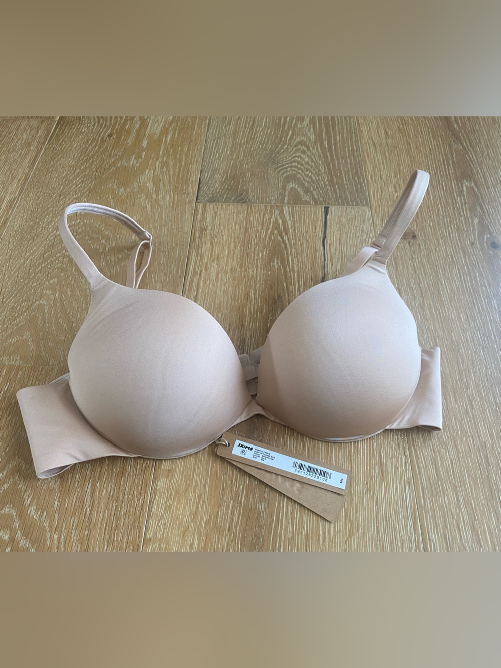 NWT SKIMS Ultimate Push Up Plunge Bra (34B)